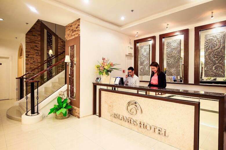 Islands Hotel