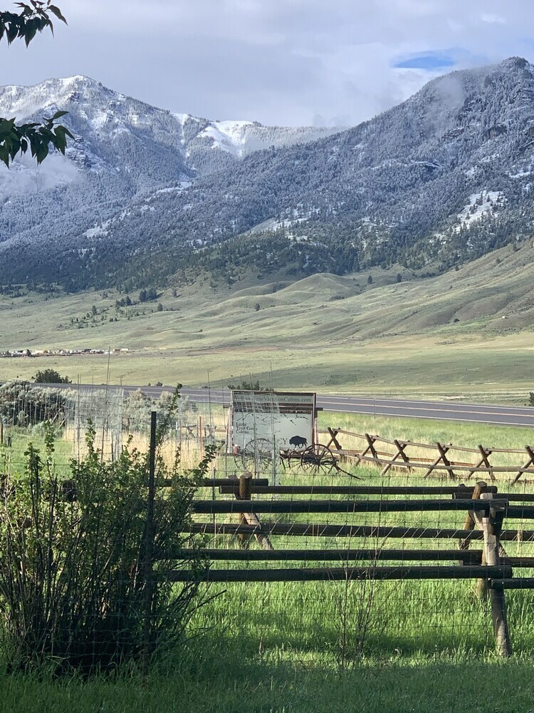 Little Trail Creek Cabins