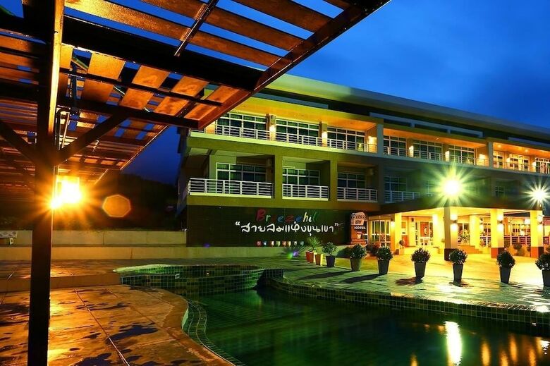 Breeze Hill Hotel