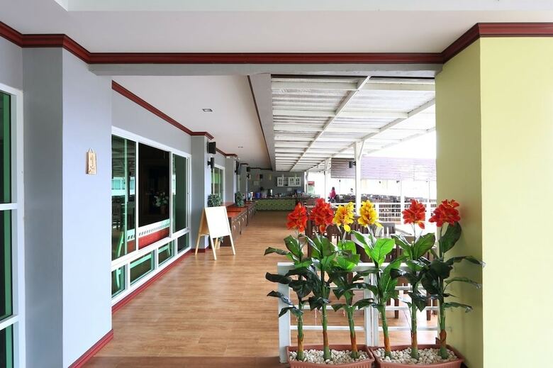 Breeze Hill Hotel