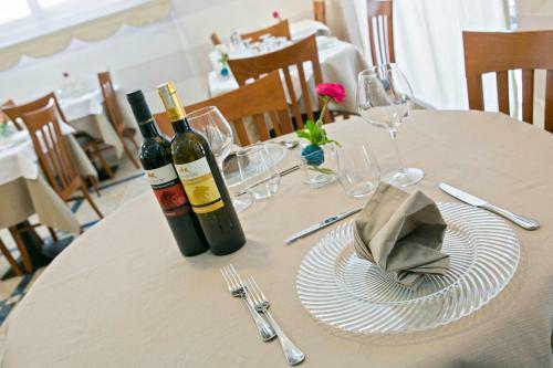 Hotel Lo Squalo