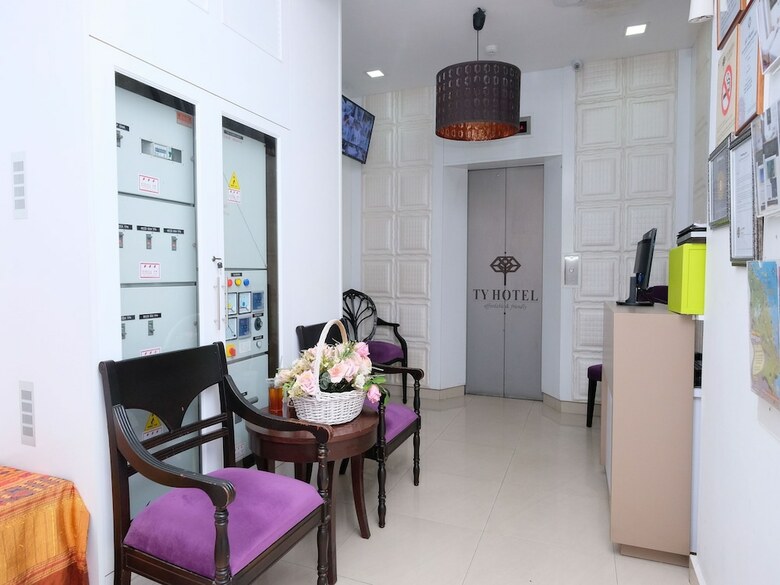 Oyo 762 Ty Hotel