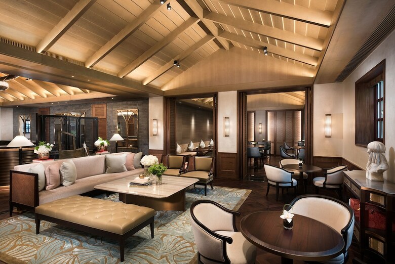 Hotel Capella Shanghai, Jian Ye Li