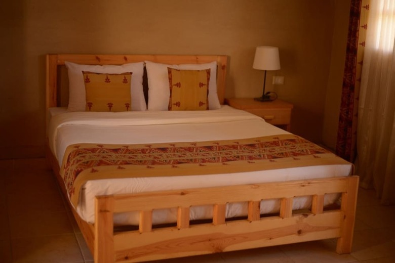 Embrace Hotel