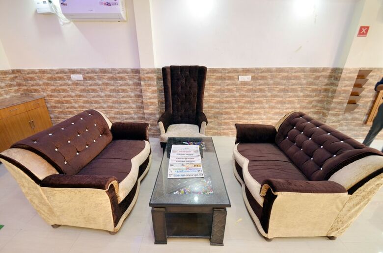 Hotel Oyo 8423 Grand Park