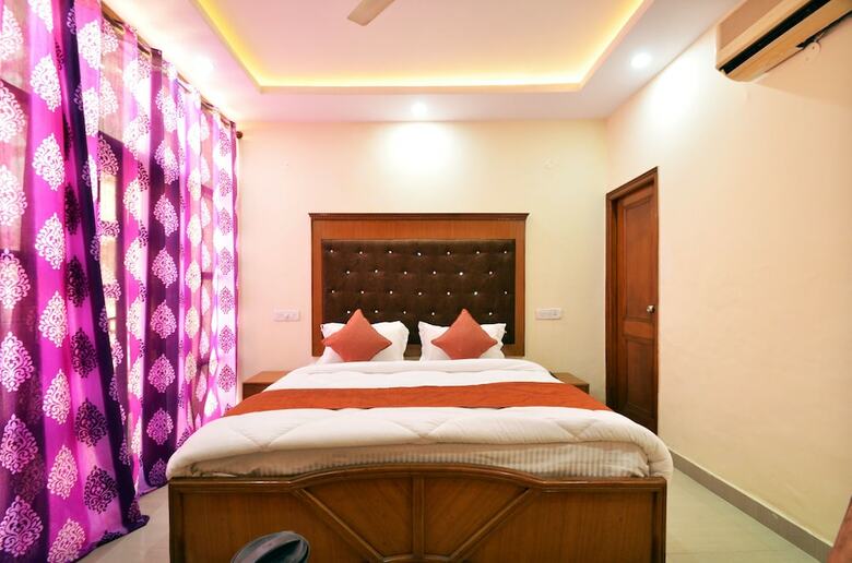 Hotel Oyo 8423 Grand Park