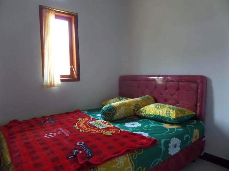 Bed & Breakfast Agung Safira Homestay