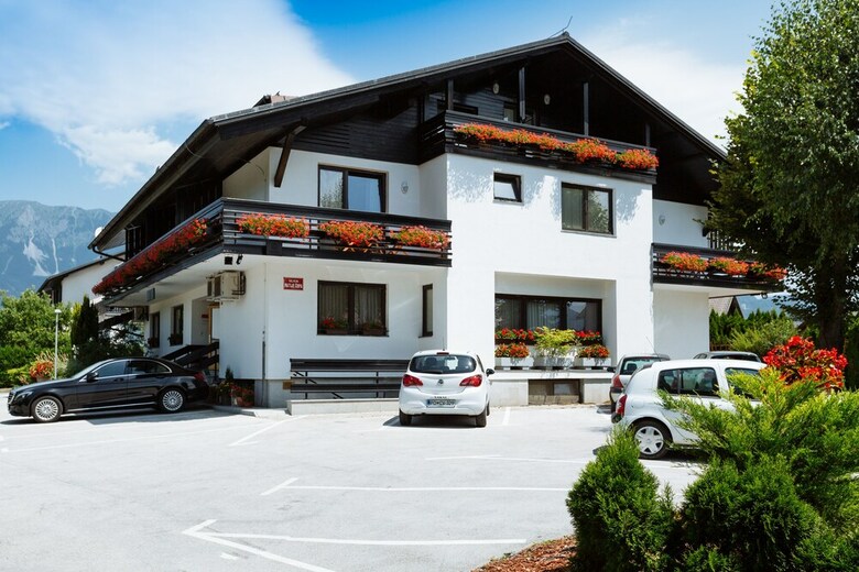 Hotel Guesthouse Kolinska- Adults Only