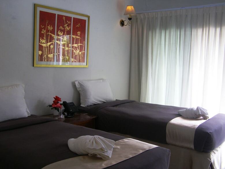 Hotel The Bloom By Tv Pool