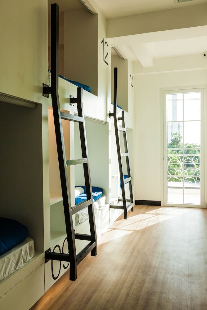 Hostal Travel Light Hostel Pattaya