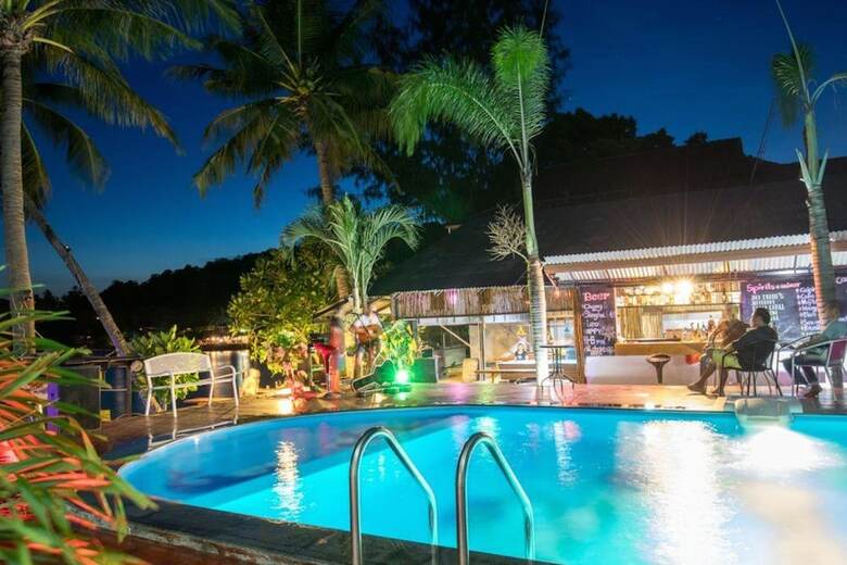 Hostal Carabao Dive Resort