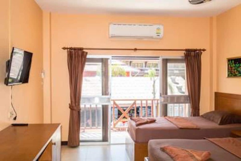 Hostal Carabao Dive Resort