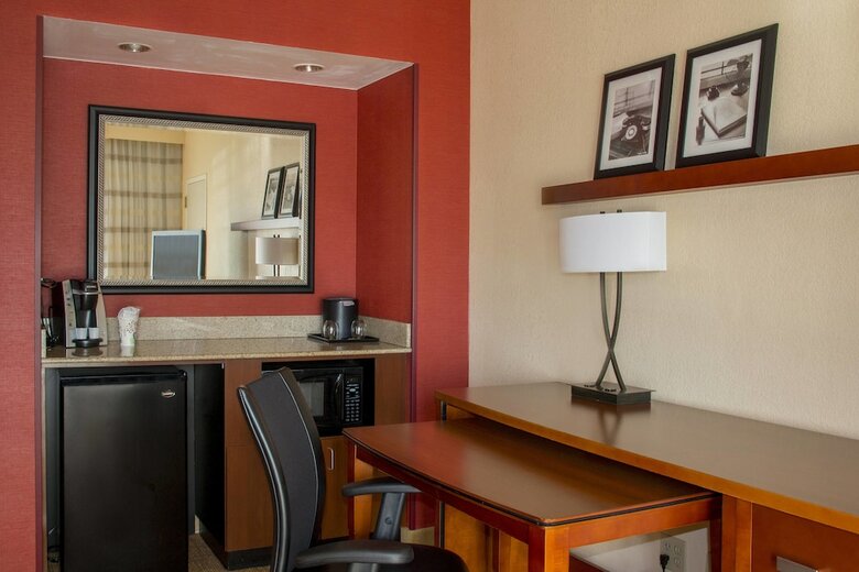 Hotel Courtyard By Marriott Chicago Highland Park/northbrook