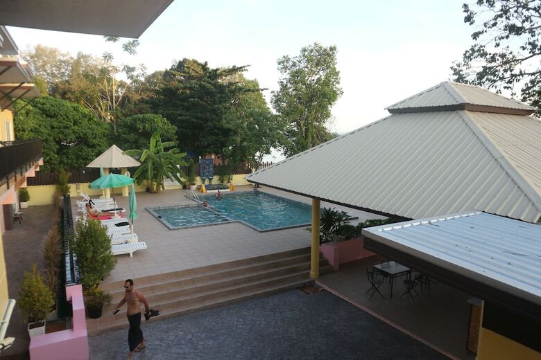 Hotel Anyavee Nam Mao Beach Resort