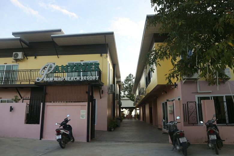 Hotel Anyavee Nam Mao Beach Resort