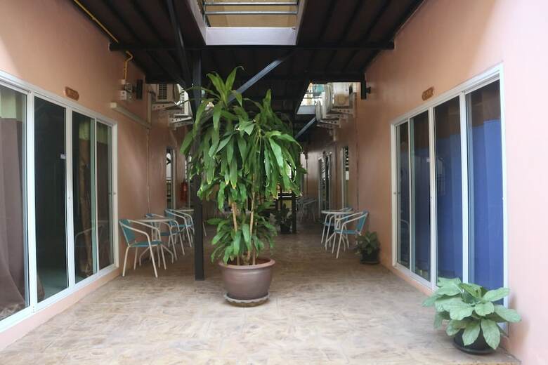 Hotel Anyavee Nam Mao Beach Resort