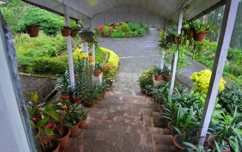 Hotel Goomtee Tea Garden Retreat