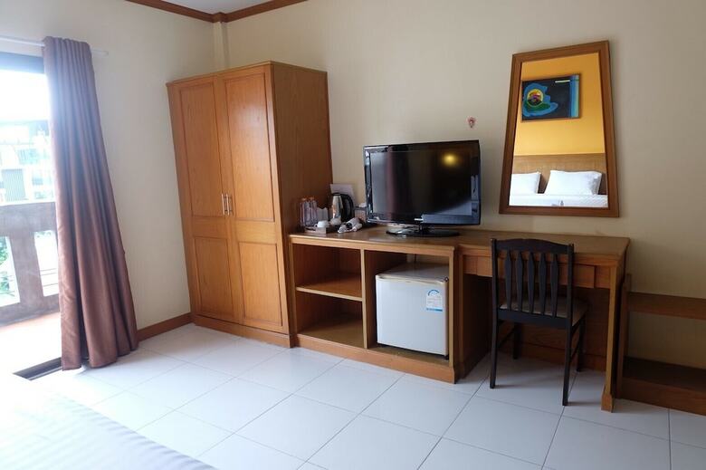 Hotel Baantonkhao Kata Beach