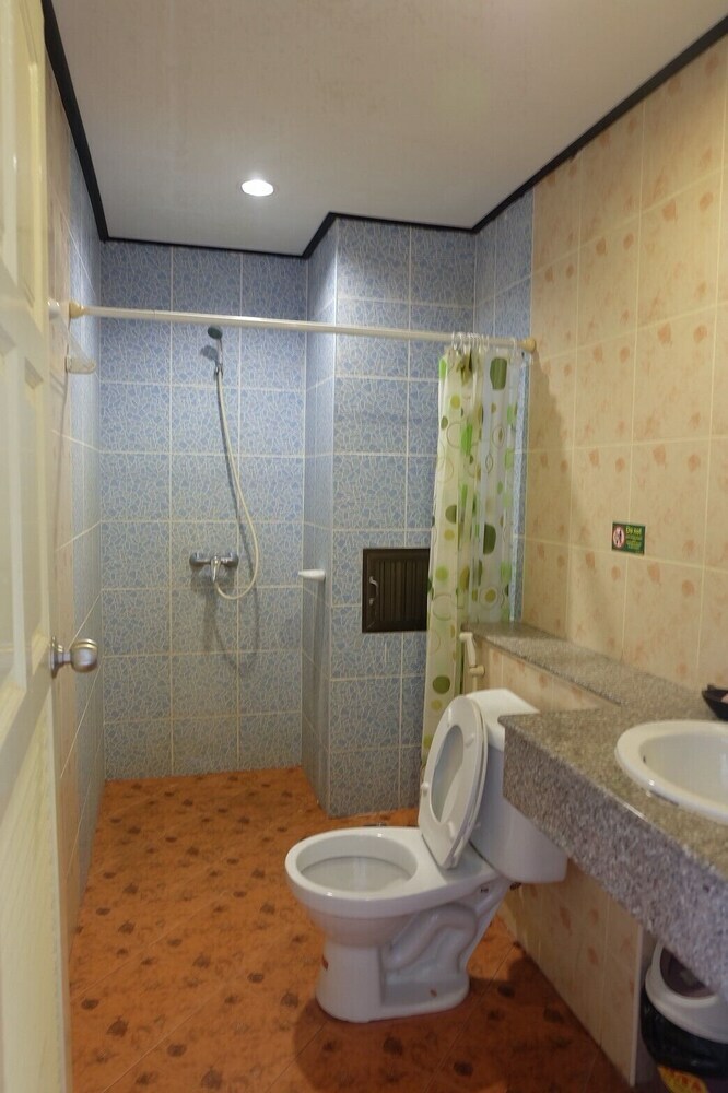 Hotel Baantonkhao Kata Beach