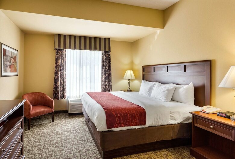 Hotel Comfort Inn & Suites