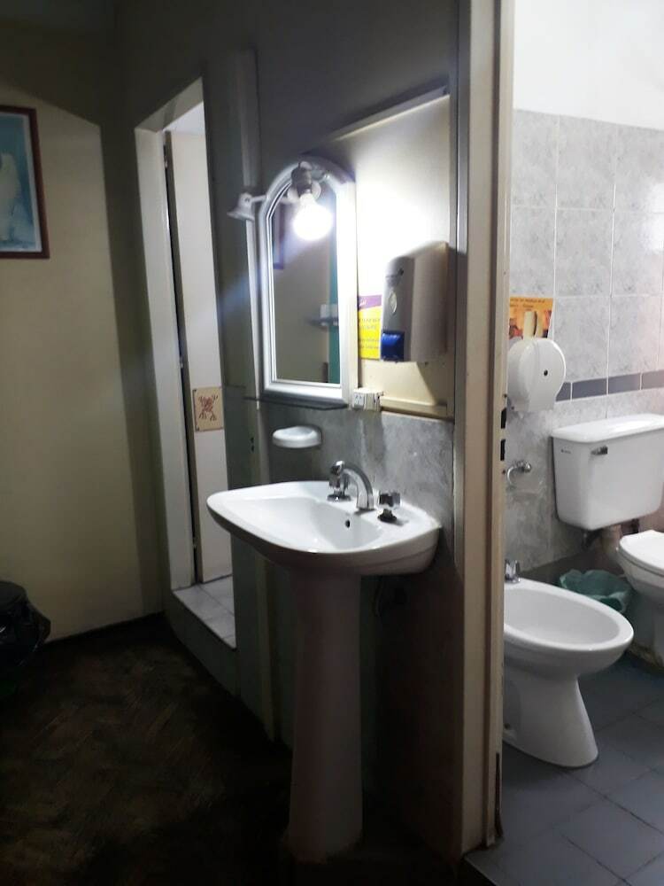 Hostal Estacion Mendoza Hostel