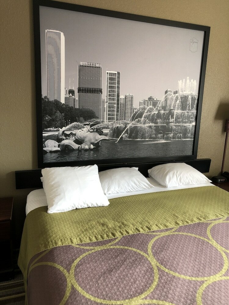 Motel Super 8 By Wyndham Aurora/naperville Area