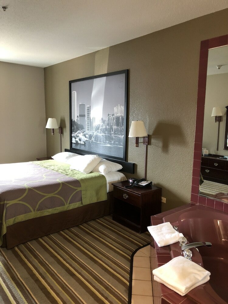 Motel Super 8 By Wyndham Aurora/naperville Area