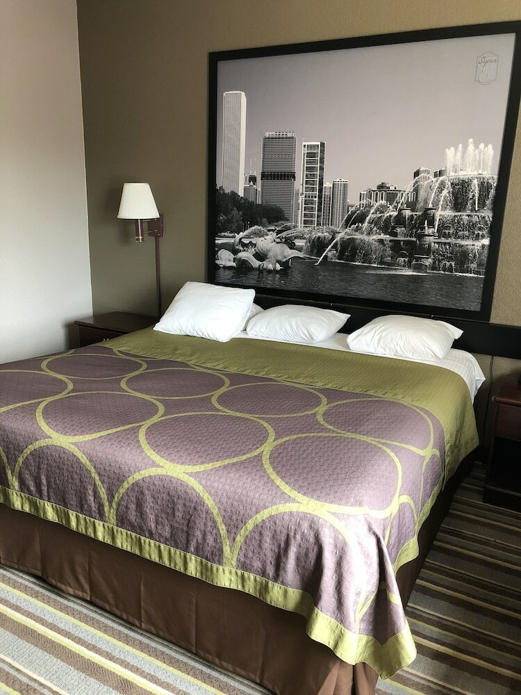 Motel Super 8 By Wyndham Aurora/naperville Area