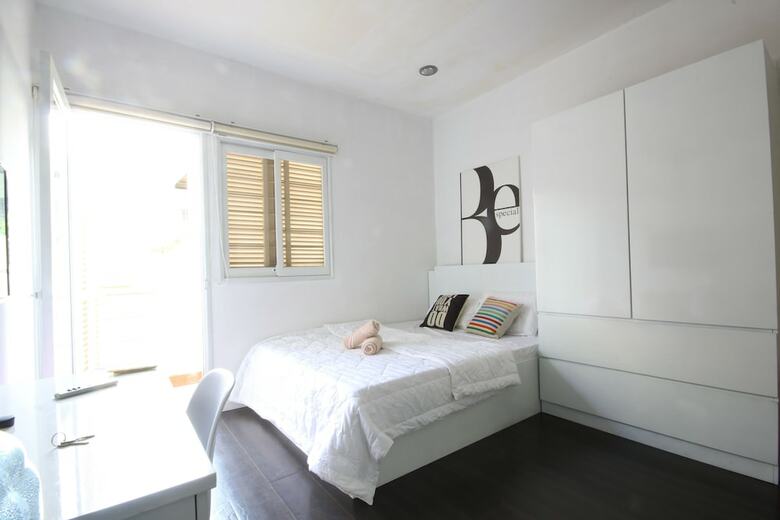 Smiley Apartment 13 - Adults Only