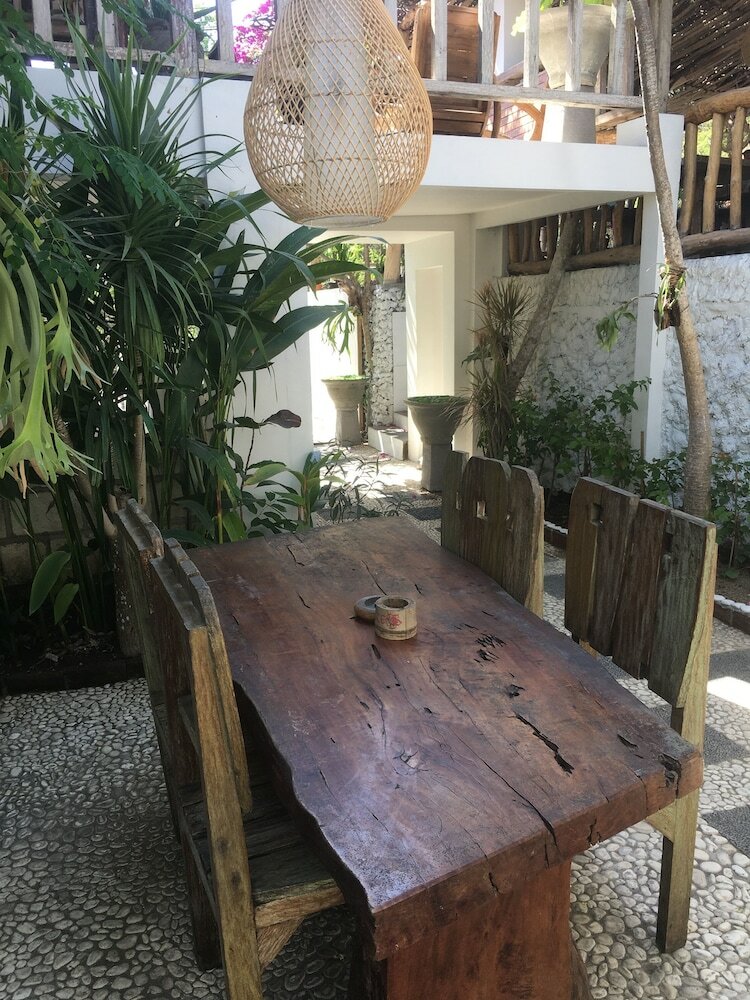 Hotel Padang Padang Breeze