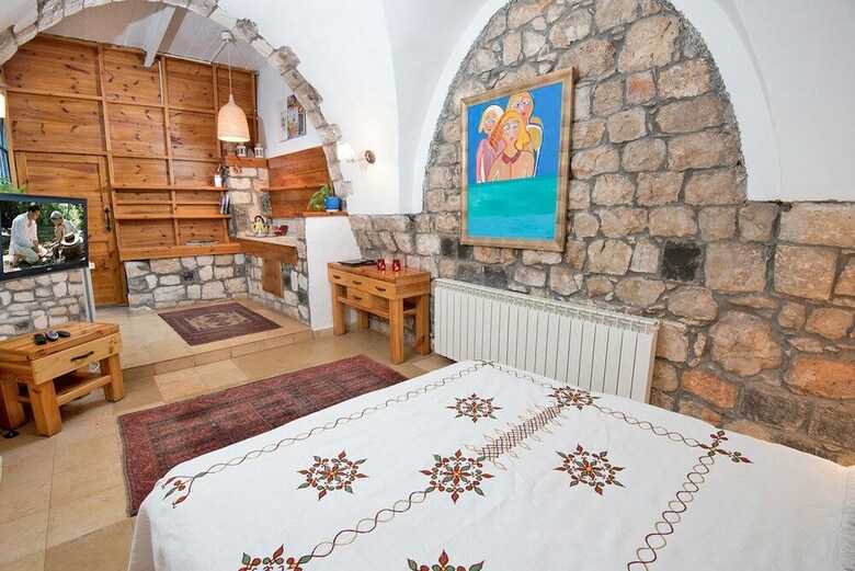 Hotel Pina Barosh Bnb