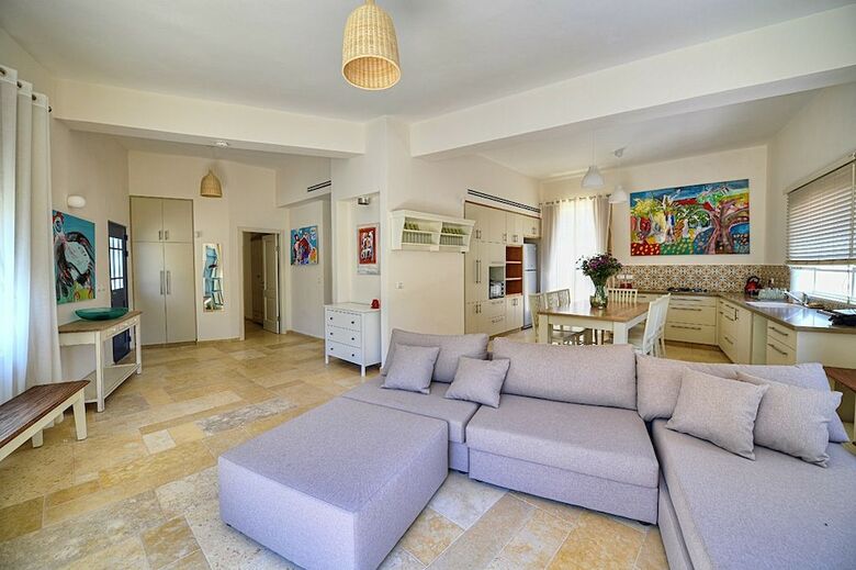 Hotel Pina Barosh Bnb