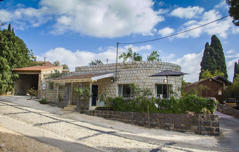 Hotel Pina Barosh Bnb
