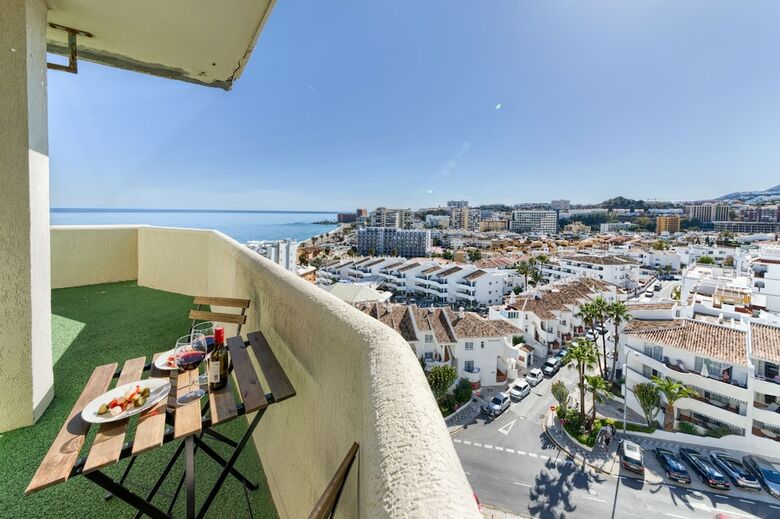 Apartamentos Holidays2benal Beach