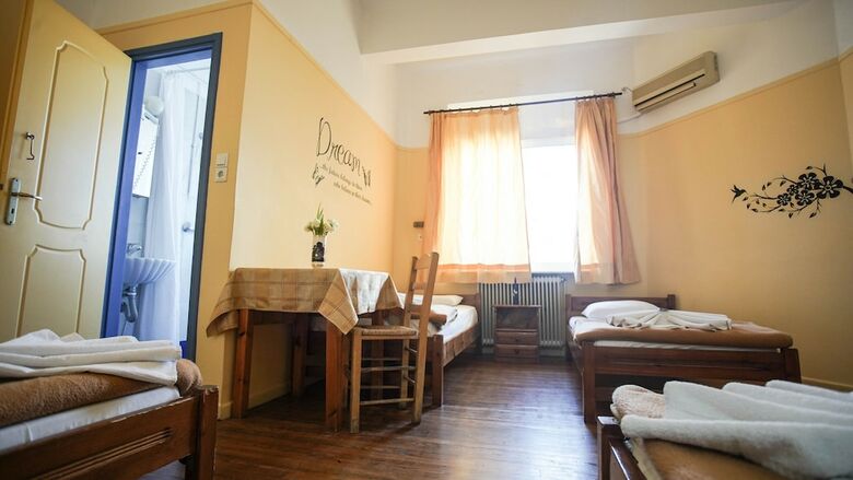 Hostal Students & Travellers Inn