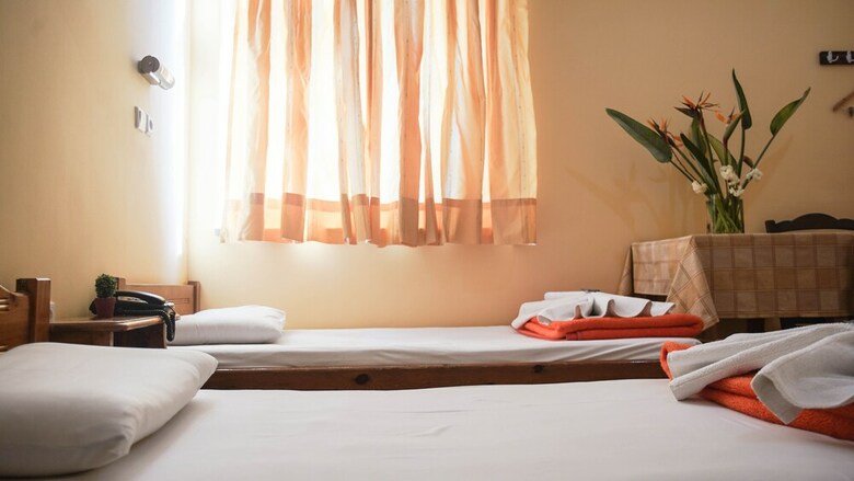 Hostal Students & Travellers Inn