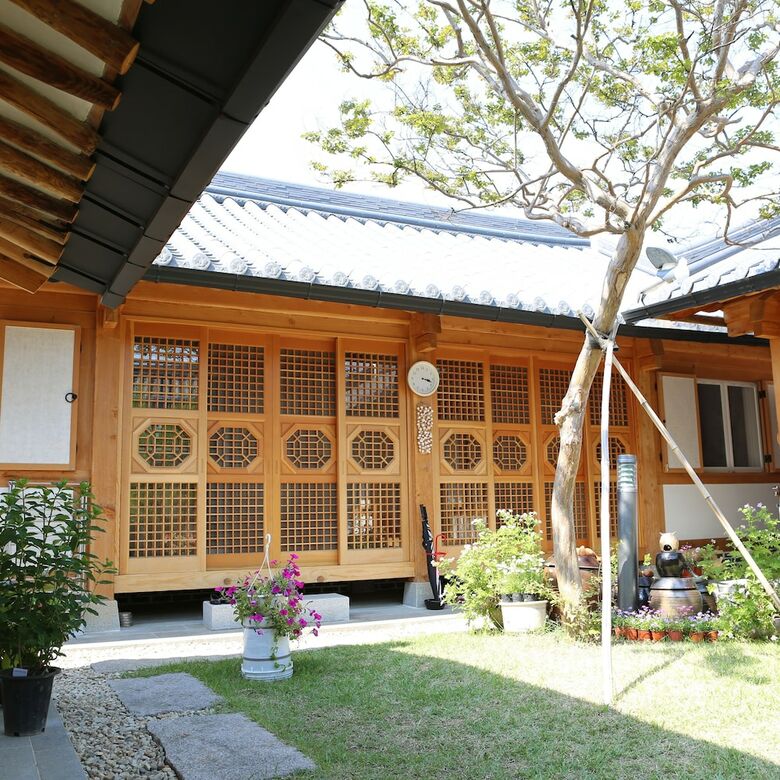 Hotel Jeonjuhanokvillage Sarangnamoo