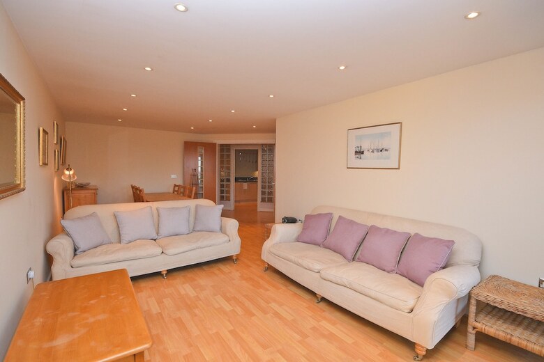 Town Or Country - Greenwich Apartments