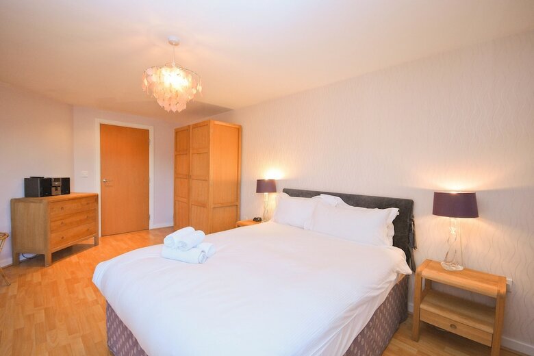 Town Or Country - Greenwich Apartments