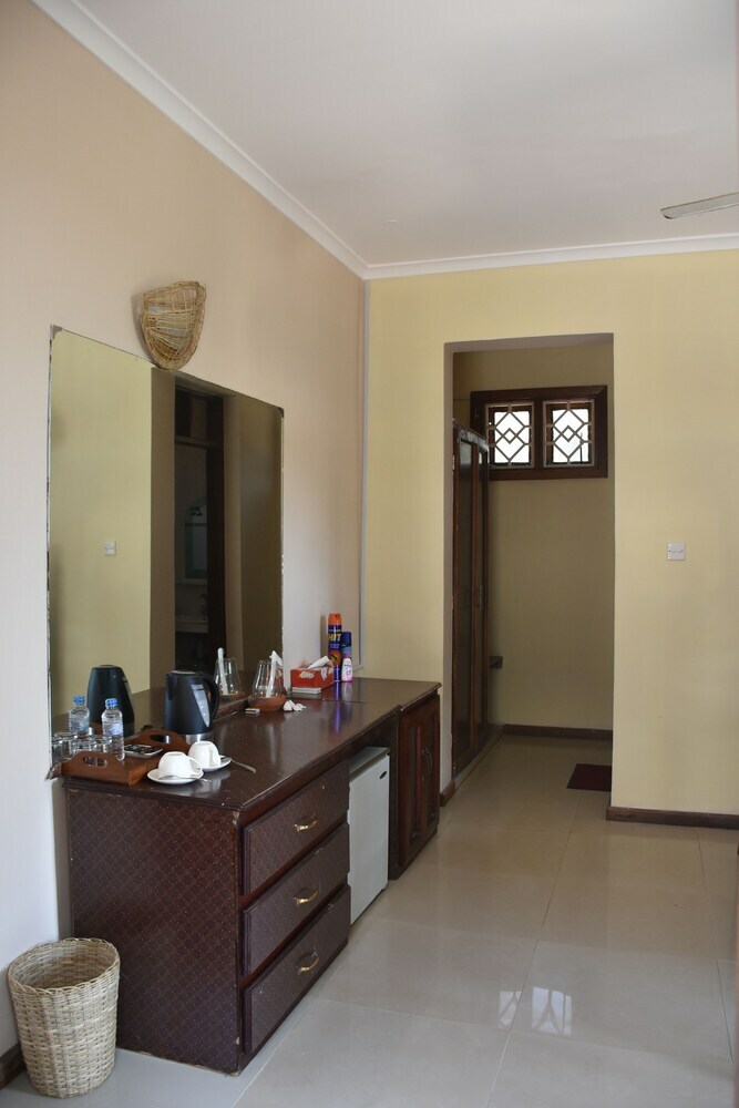 Pwani Silver Sand Beach Hotel
