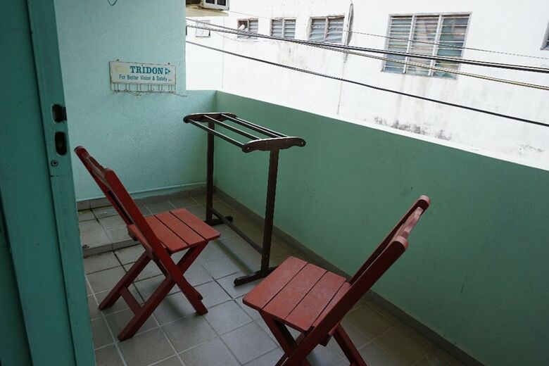 Hostal Three Little Birds Home - Hostel