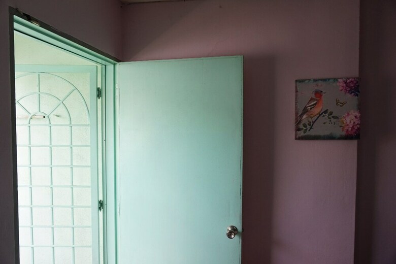 Hostal Three Little Birds Home - Hostel