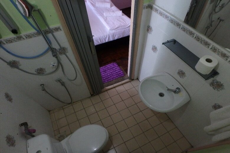 Hostal Three Little Birds Home - Hostel