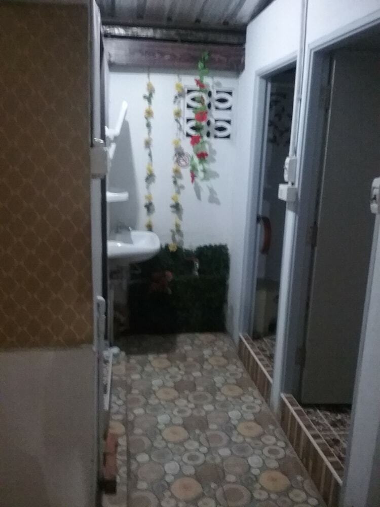 Hostal Danee Hostel