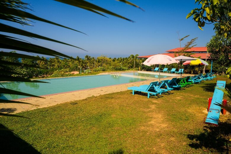 Hotel Lover View Pool Bar & Bungalows