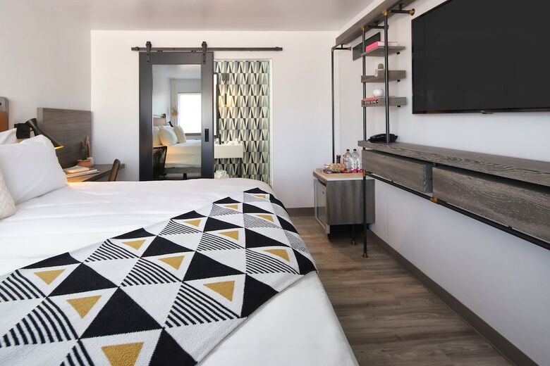 Hotel The Tuxon