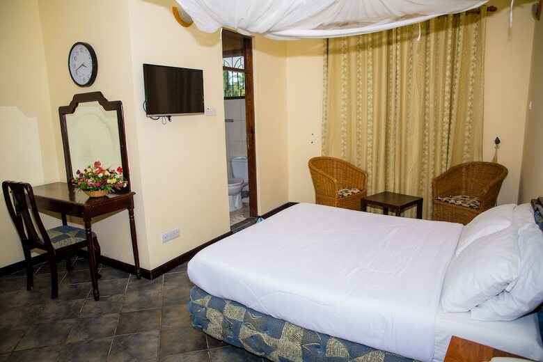 Hostal Saadani Tourist Center - Hostel