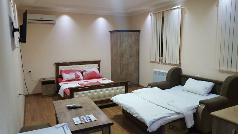 Hostal Friendship Hostel & Tours