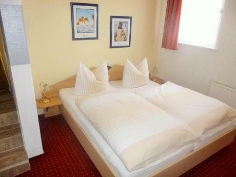 Hostal Hotel Waldhaus-hutzelh�h