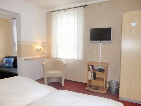 Hostal Hotel Waldhaus-hutzelh�h